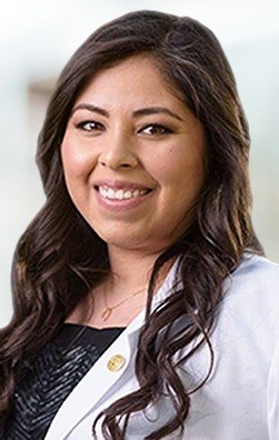 Center TX dnetist Mireya Martinez