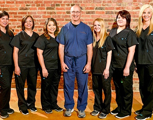 Equipo dental de habla hispana en el Family Dental Center of East Texas